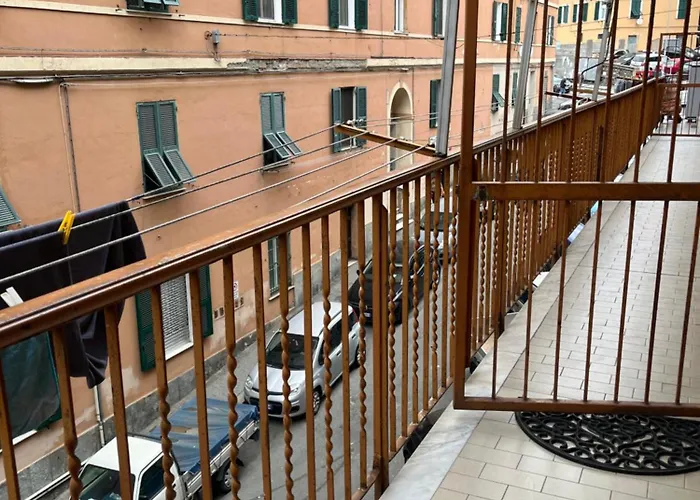 A Due Passi Dalla Lanterna Apartment