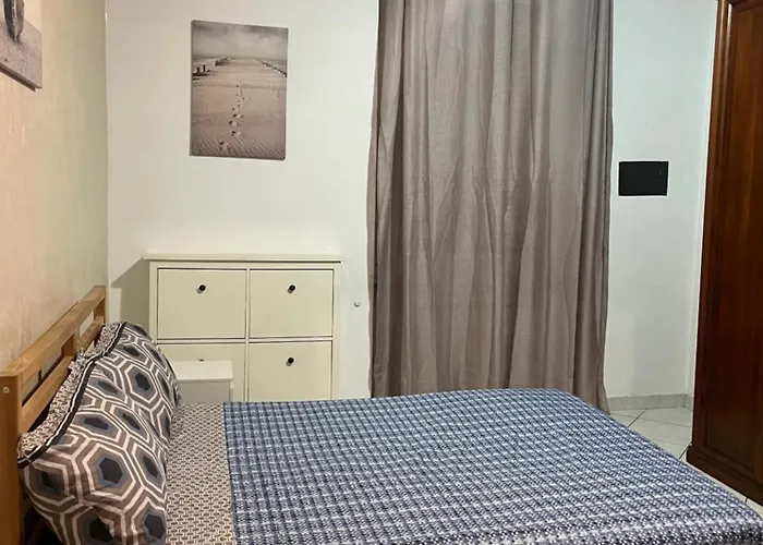 A Due Passi Dalla Lanterna *