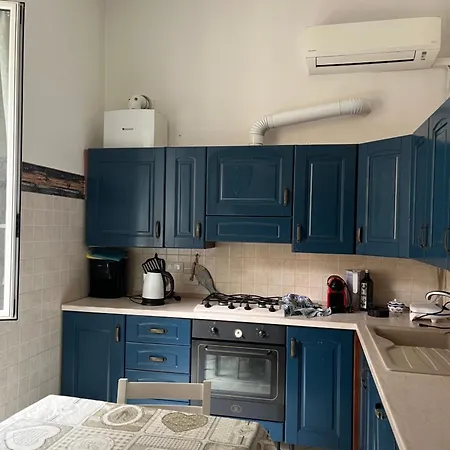 A Due Passi Dalla Lanterna Apartment
